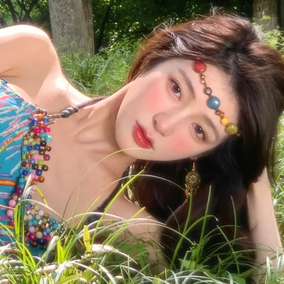 佳丽村三姊妹海报